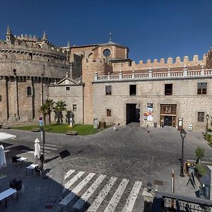 Hostal Restaurante Puerta del Alcázar